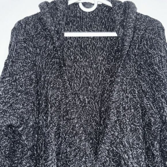 Torrid Womens Hooded Knit Cardigan Sweater Size 2 Black & White - Picture 2 of 8